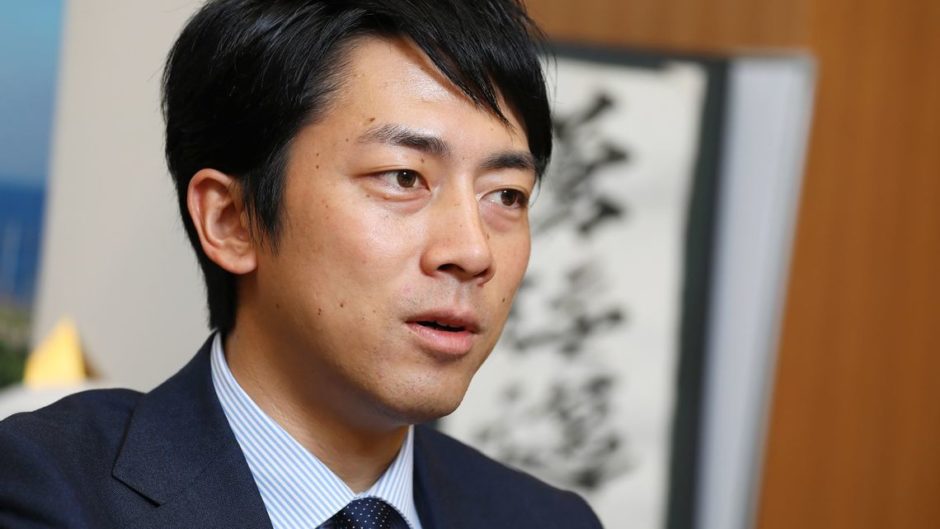 小泉進次郎の身長は１６８cmで低いのか徹底検証 その過程でシークレットシューズ疑惑が発生 世間の声をいつでもあなたに